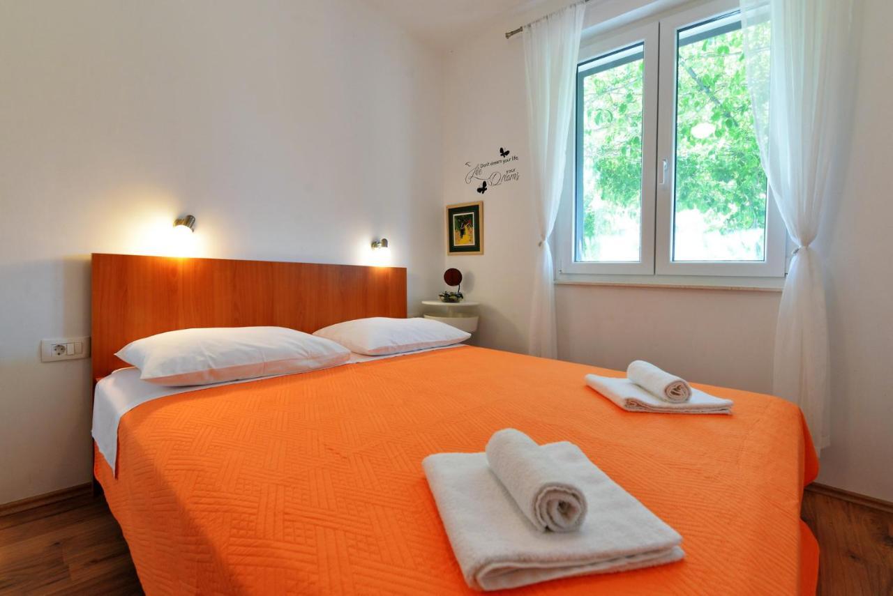 Vami With Sea View Apartment